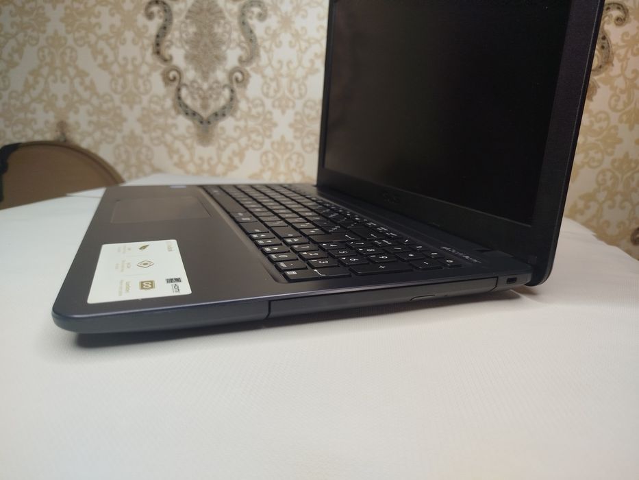 Ноутбук Asus Laptop 15 2023г. как новый , Intel N4020 4/256Gb SSD