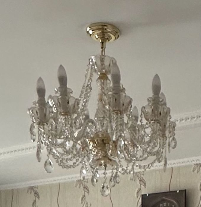 Чешская Люстра в хорошем состоянии
