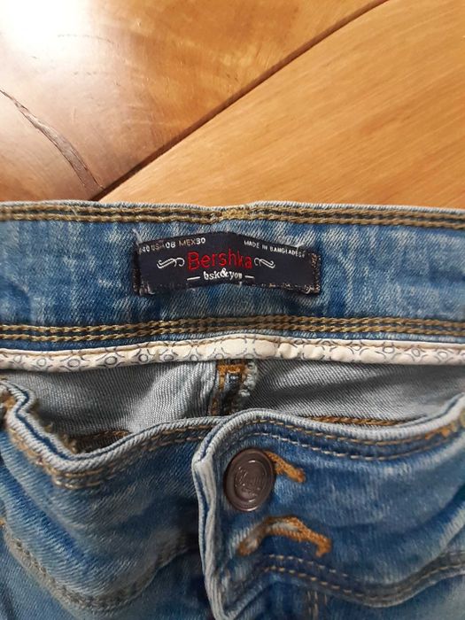 Blugi Bershka marimea M