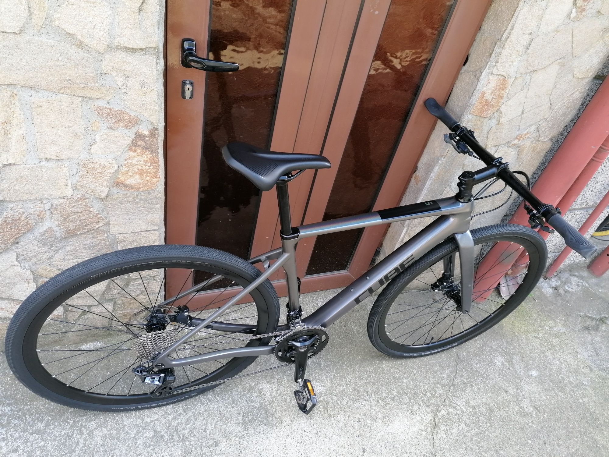 CUBE Карбон Гравел-Хибрид 28 цола, Shimano GRX 2 * 11,Хидравлика