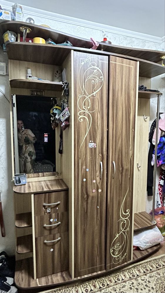 Продам шкаф в прихожею