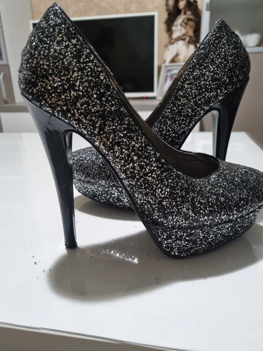 Дамски обувки на ток