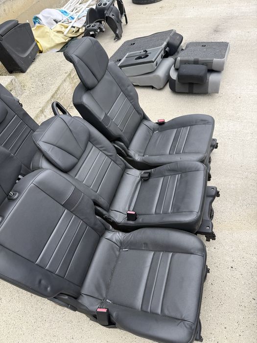 Interior piele 7 locuri grand scenic3