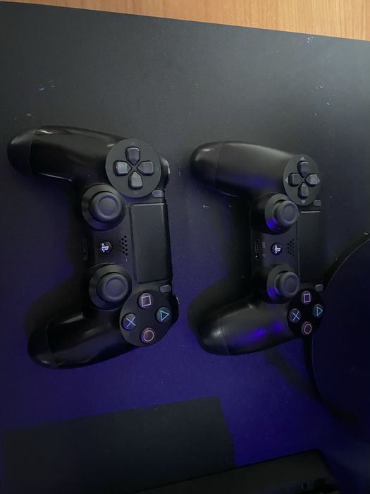 Vand ps 4 plus jocuri