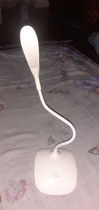 Продаёться настольная светодиодная лампа.POWER: 1.5 w.