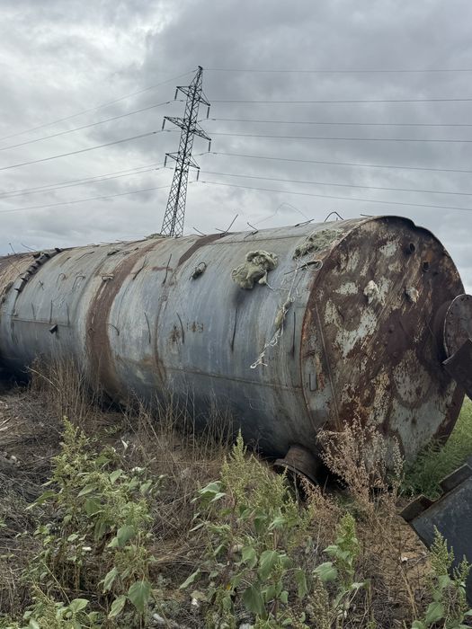 Продам емкость цыстрену бочку