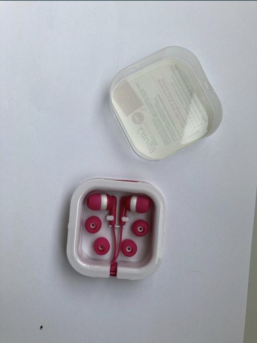 Casti roz/negre cu auriculare din silicon si mufa jack, Avon, roz