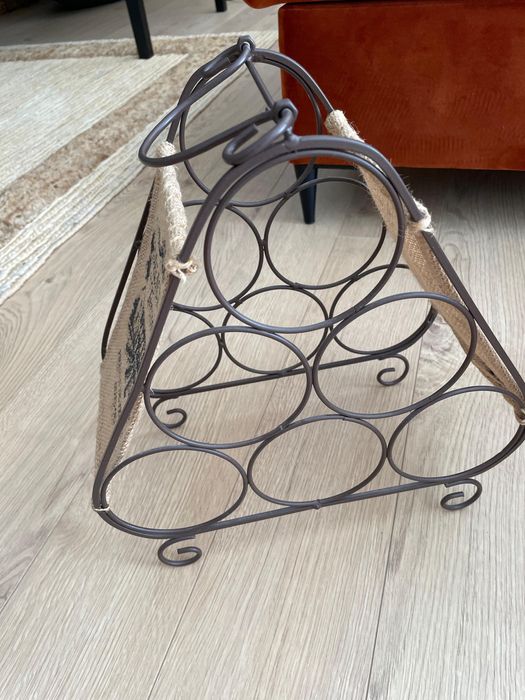 Suport metalic de 6 sticle de vin