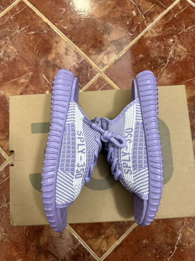Papuci Yeezy model nou 2025 !