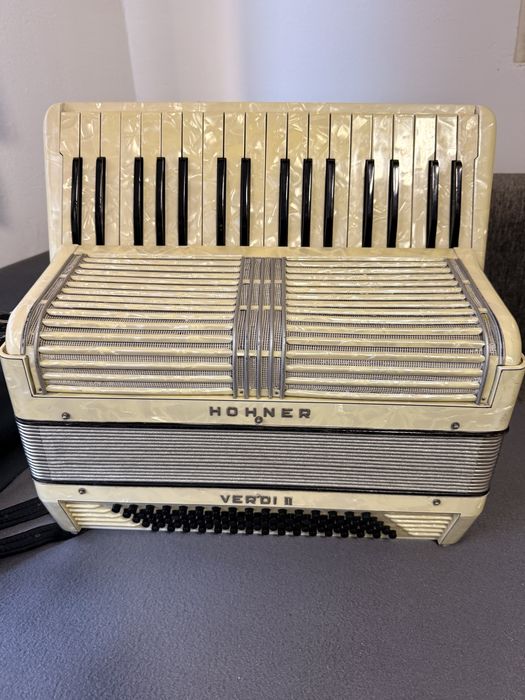Hohner verdi 2 80 de basi bandon muzica vanata H