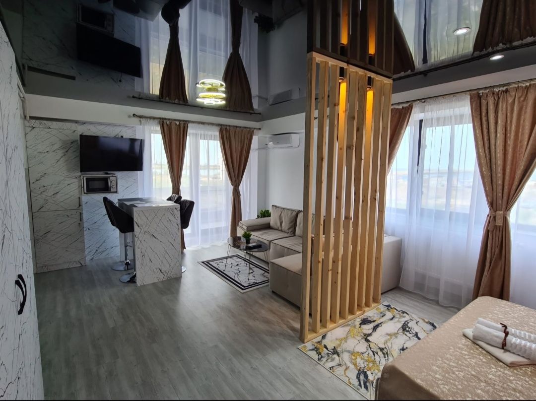 Inchiriez 2 Garsoniere în Mamaia Nord , 60 m pe plaja,  cu bucătărie