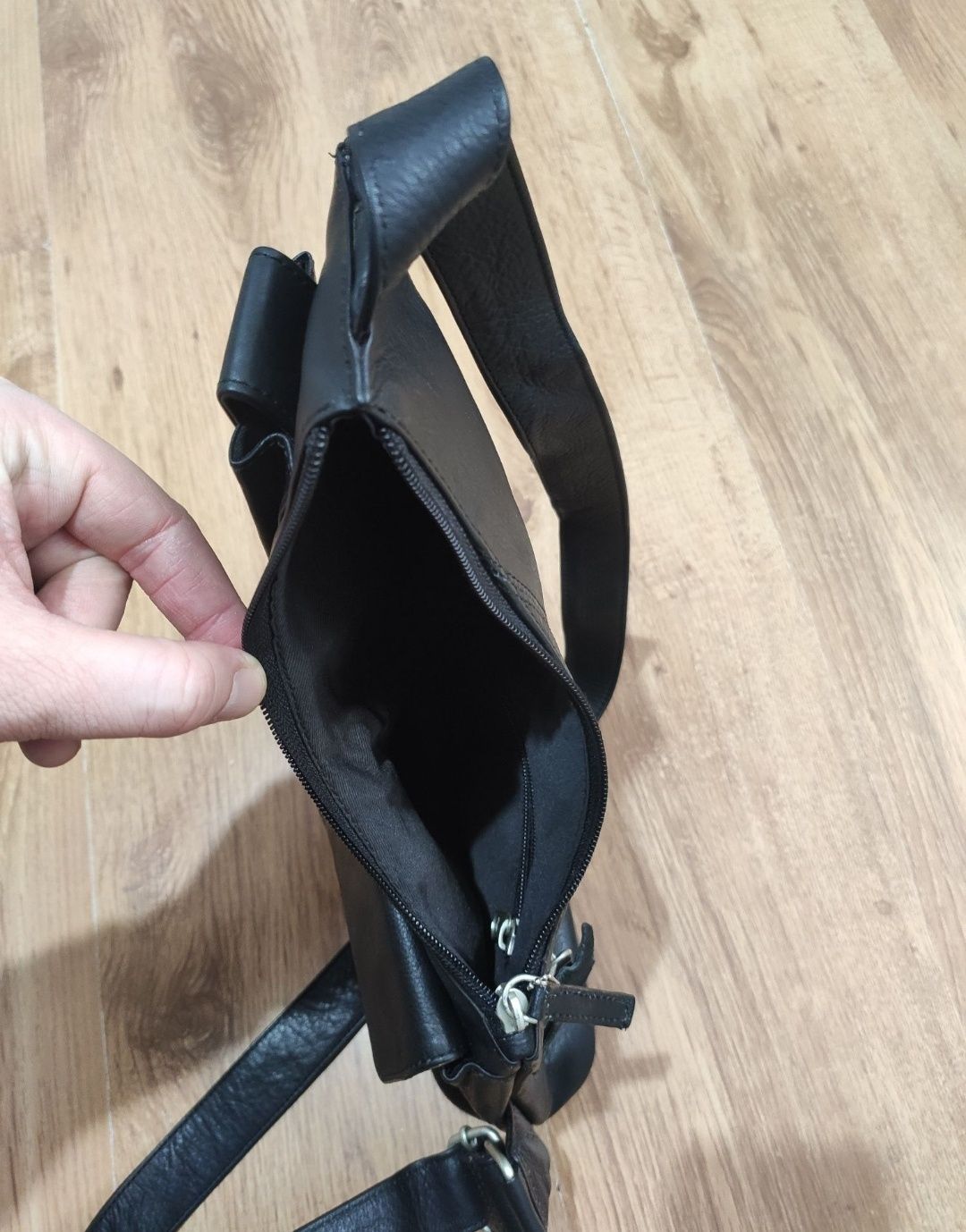 Geanta Crossbody din piele naturala