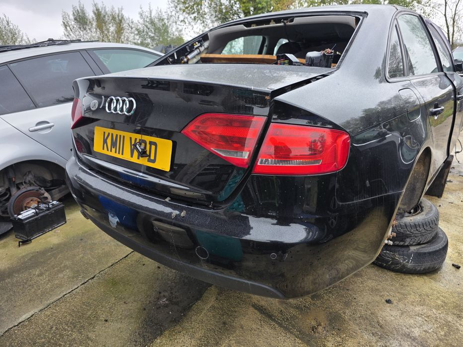 Stop Audi A4 B8 Berlina Tripla Audi A4 B8 Fara LED