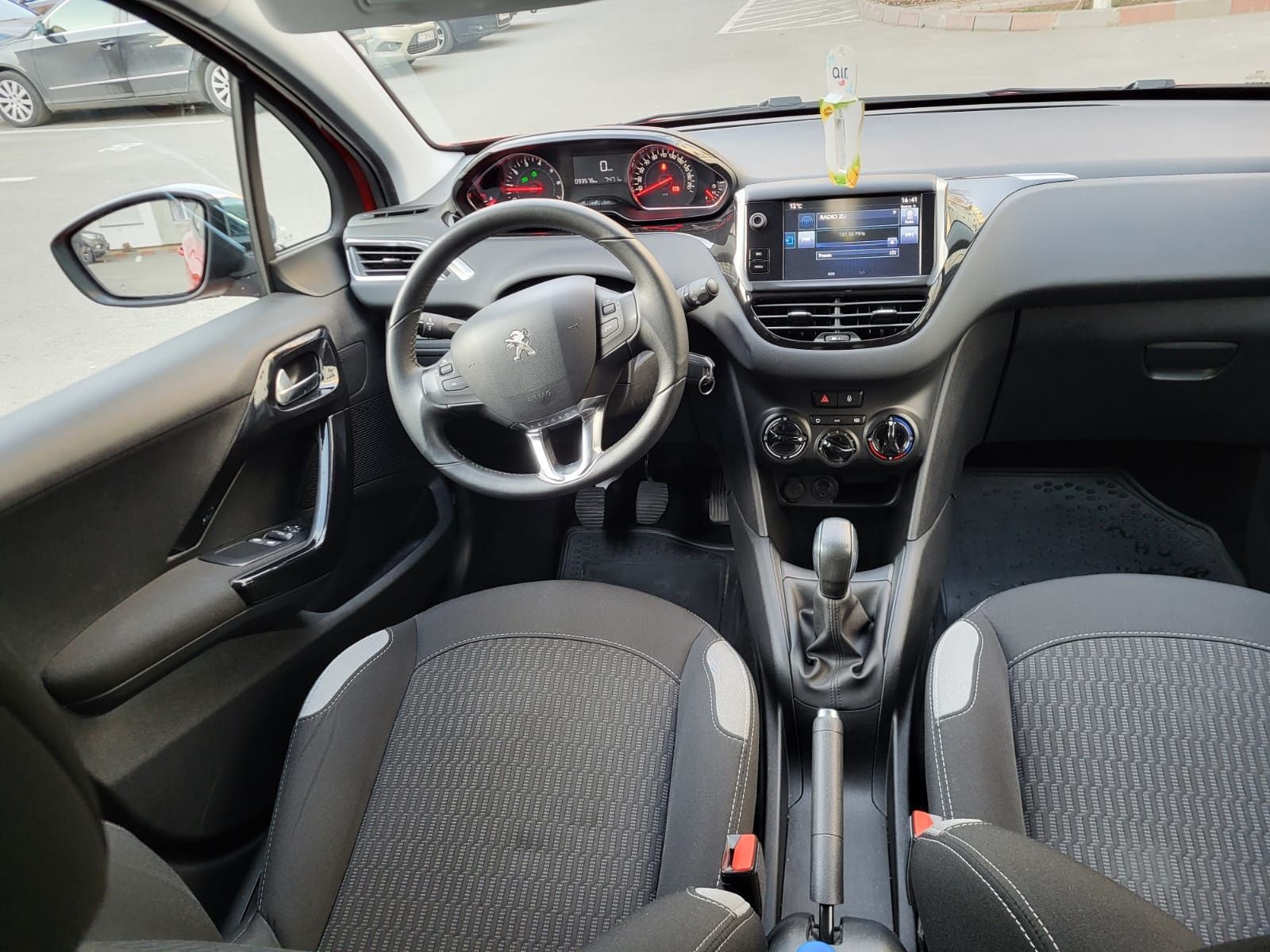 De vânzare RAR EFECTUAT Peugeot 208 STYLE 2015 1.2/82 cp benzina