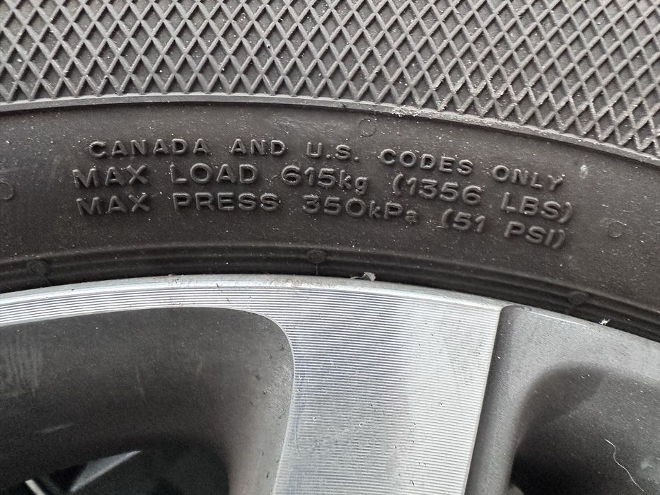4 buc. jante originale VW Jetta echipate cu anvelope de vară
