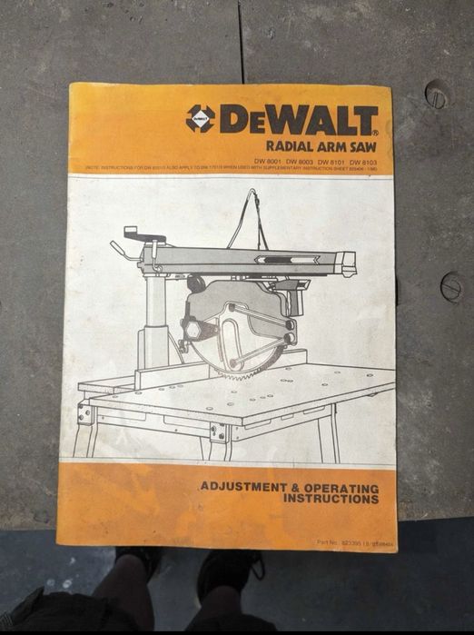 Радиален циркуляр DeWalt  DW8001 монофазен