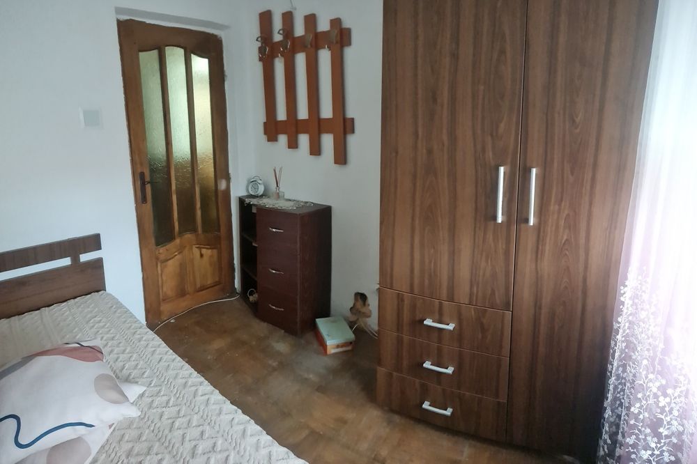 Apartament 3 camere zona 9 mai