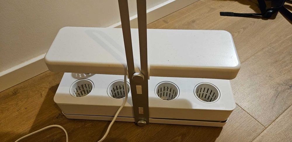 Rasadnita interior, cu lumina pentru cresterea plantelor, performanta