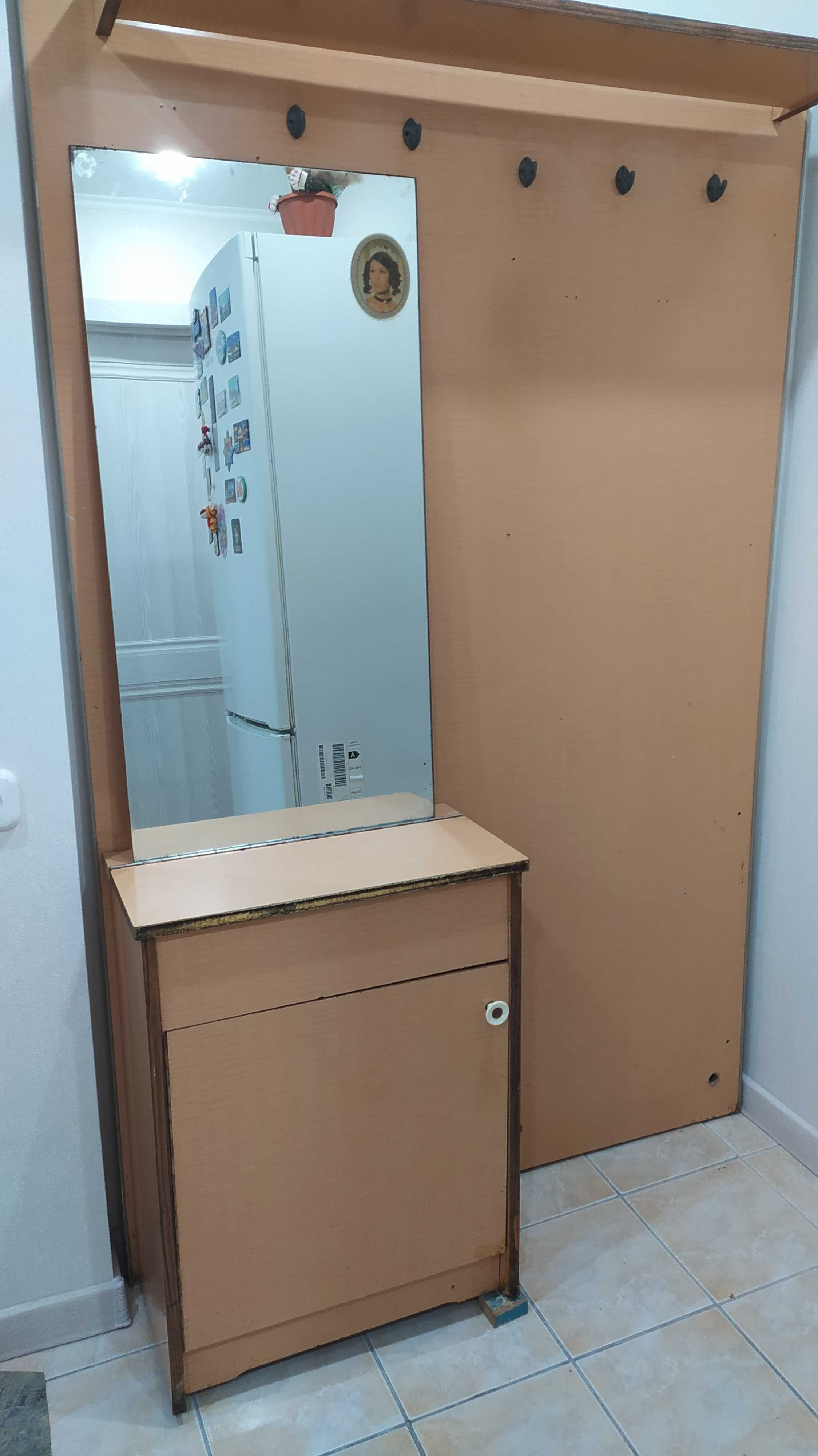 Вешалка  для прихожей
