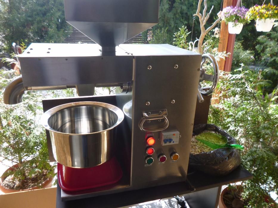 Presa de ulei la rece putere instalata 2Kw - garantie 1 an