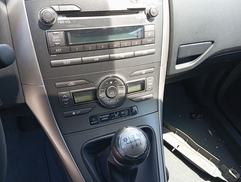 Toyota Auris на части
