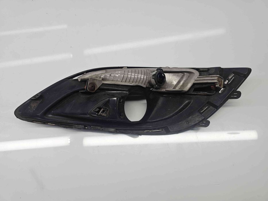 Grila proiector dreapta Opel Astra J [Fabr 2009-2015]