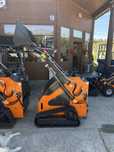 Mini incarcator frontal mini skid steer . 25 CP