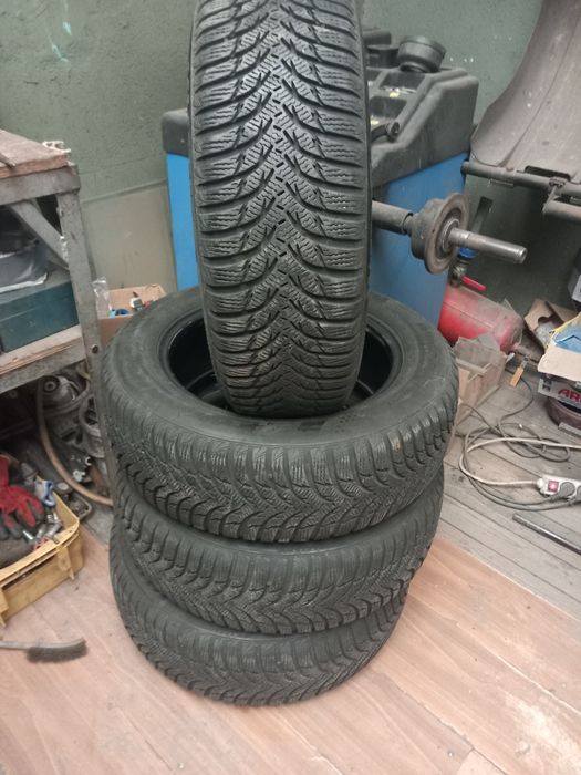 Anvelope de iarna 205 60 16