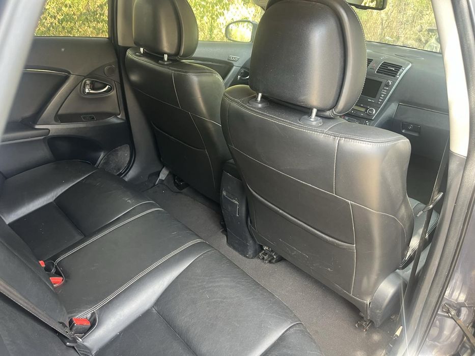 Toyota Avensis T27 2.2 177 к.с. на части!