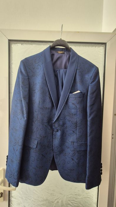 Costum barbati marimea 52