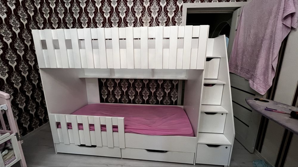 Продам кровать двухъярусную