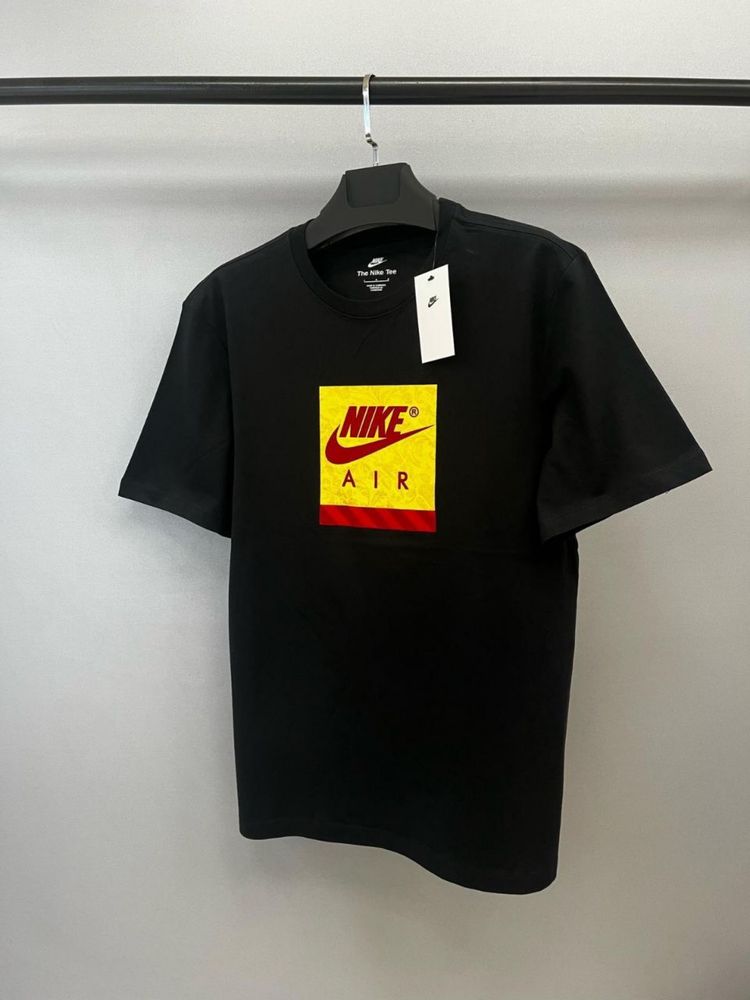Мъжка тениска Nike само 19.5 лв.