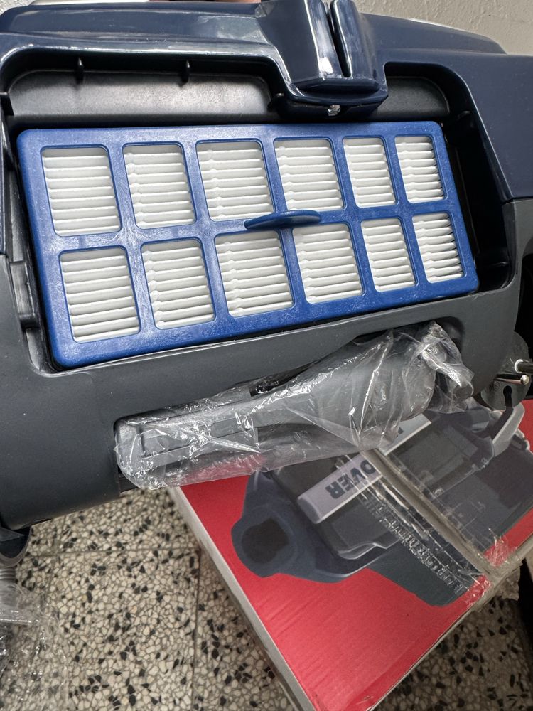 Прахосмукачка без Tорба Hoover BR71_BR20011, 700W, 2L, HEPA Филтър!