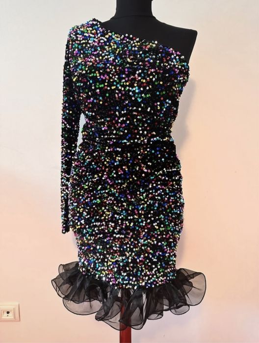 Vand rochita cu paiete