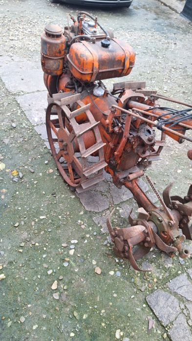 Motocultor  ne pornit de mult