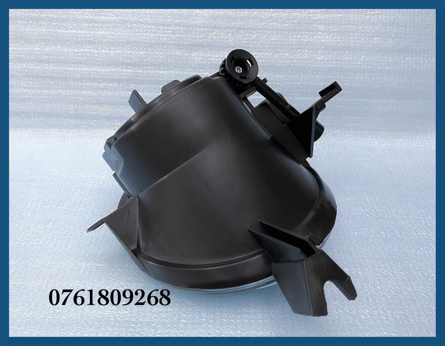 Proiector / Far ceata NOU dreapta VW Touareg 7L (2002 - 2010)