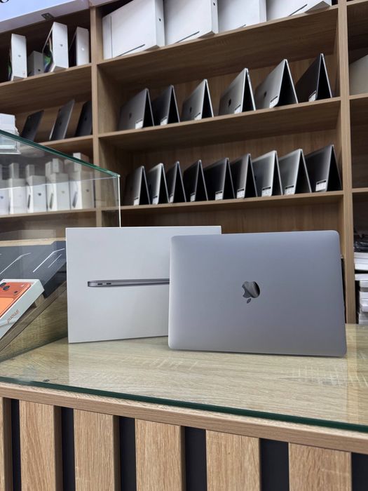 Macbook air 2020 M1 8/256