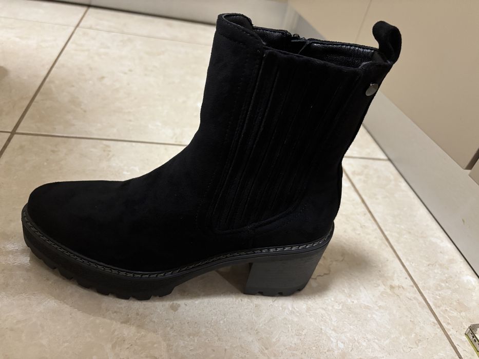 Botine dama, marimea 39, din piele intoarsa,noi