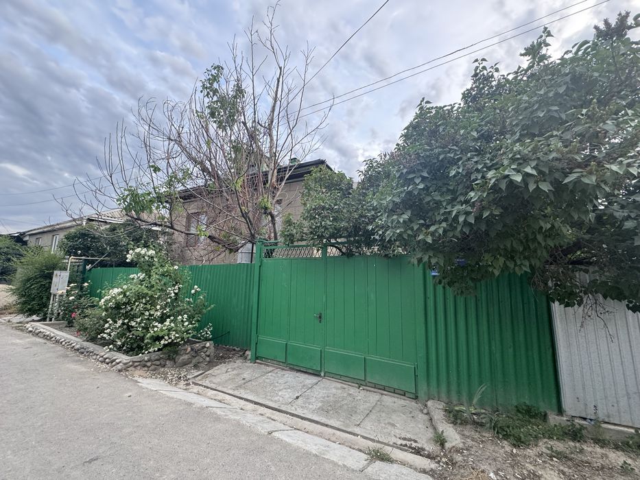 Продам 2 уровневый дом за линией 6 соток