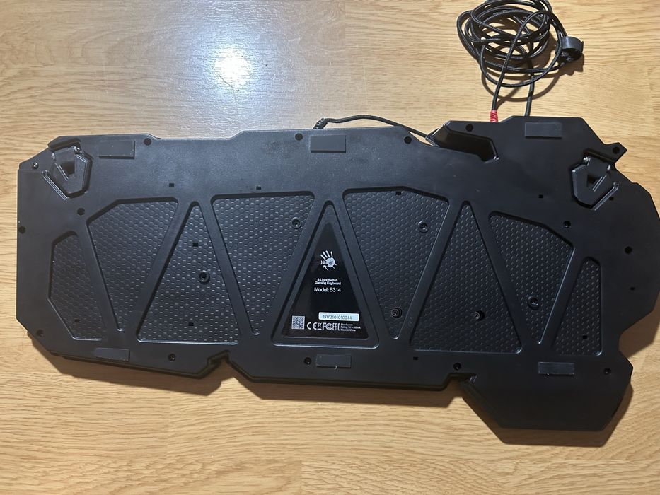 Геймърска клавиатура с RGB подсветка