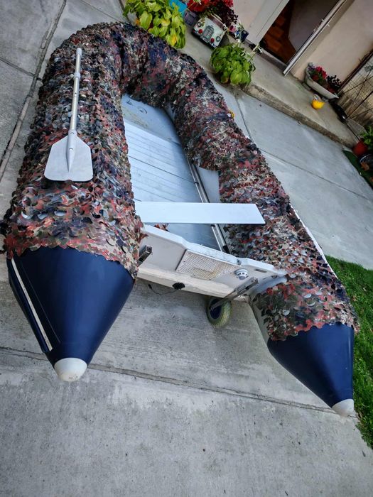 Vând barca gonflabila cu chilă podina aluminiu 3.60