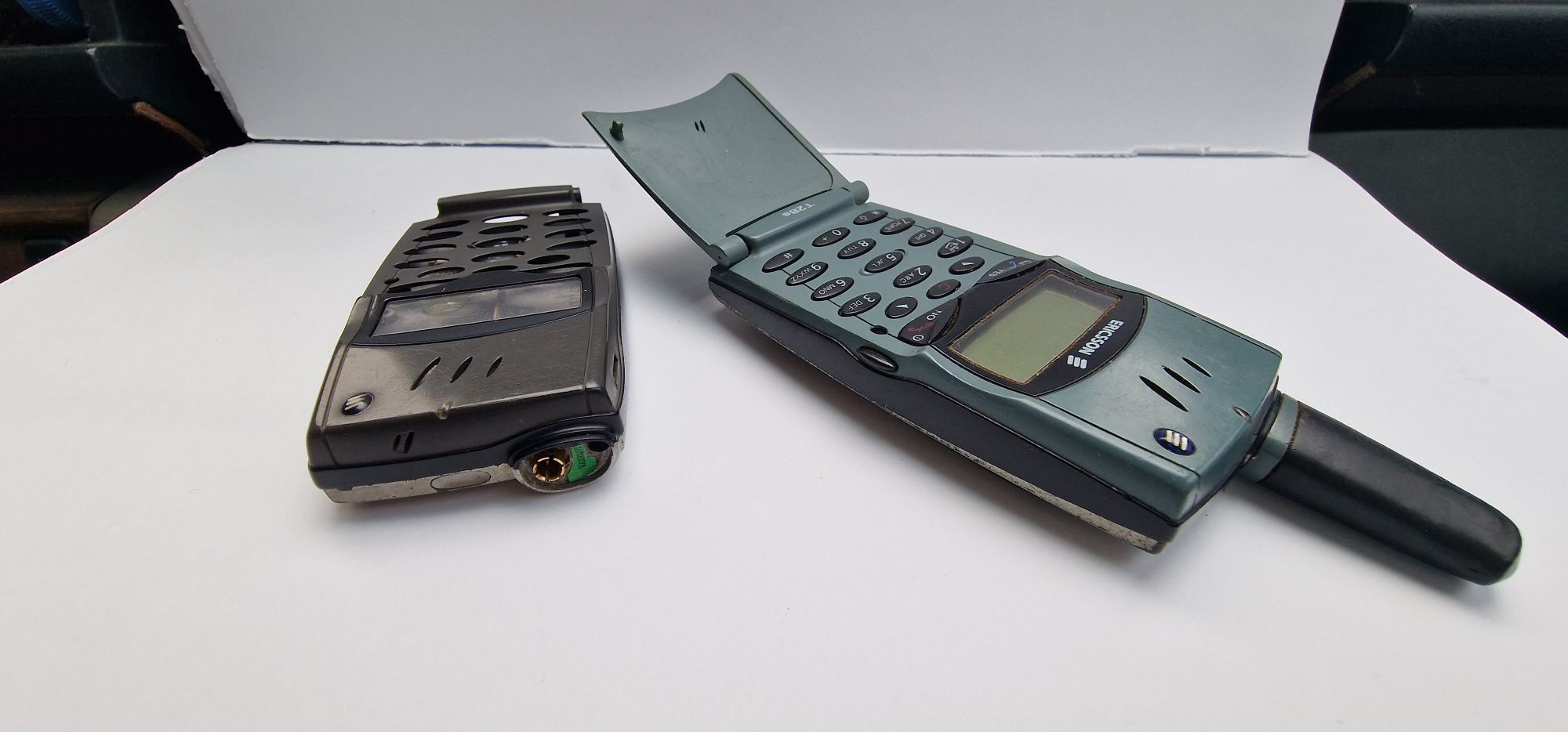GSM . Ericsson T28 .