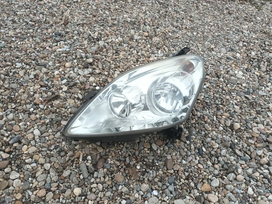ляв бял фар за опел зафира б OPEL ZAFIRA B