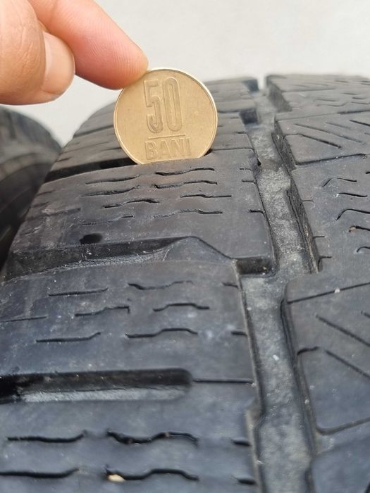 Set Anvelope M+S Michelin 215/60 R17C