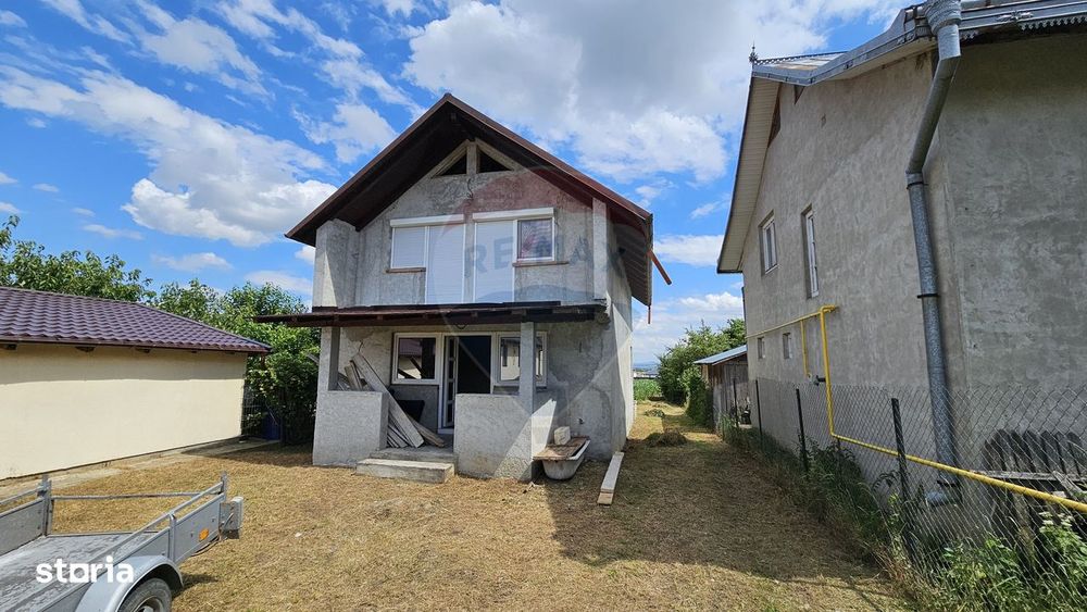 Casă / Vilă, teren 1700mp,  în Lisaura-Ipotești, Suceava
