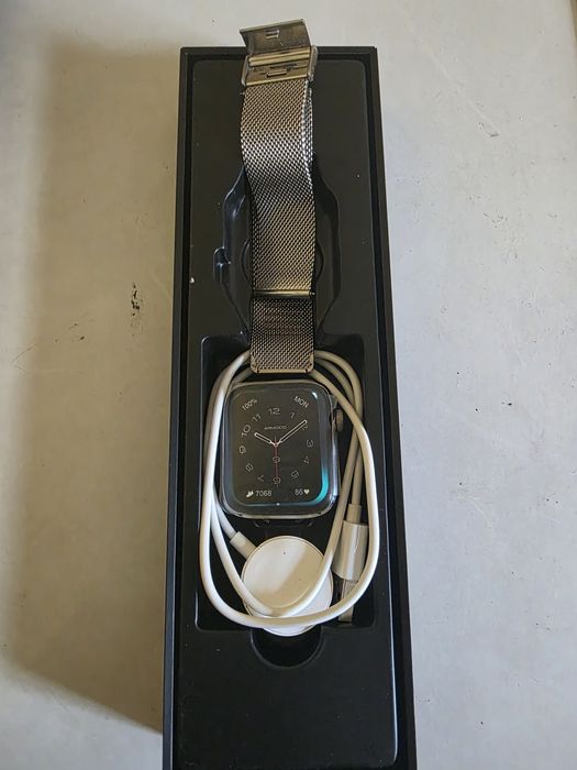 Смарт часовник Armodd