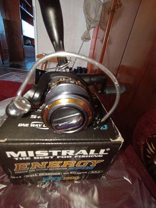 Въдица нова и макара като нова