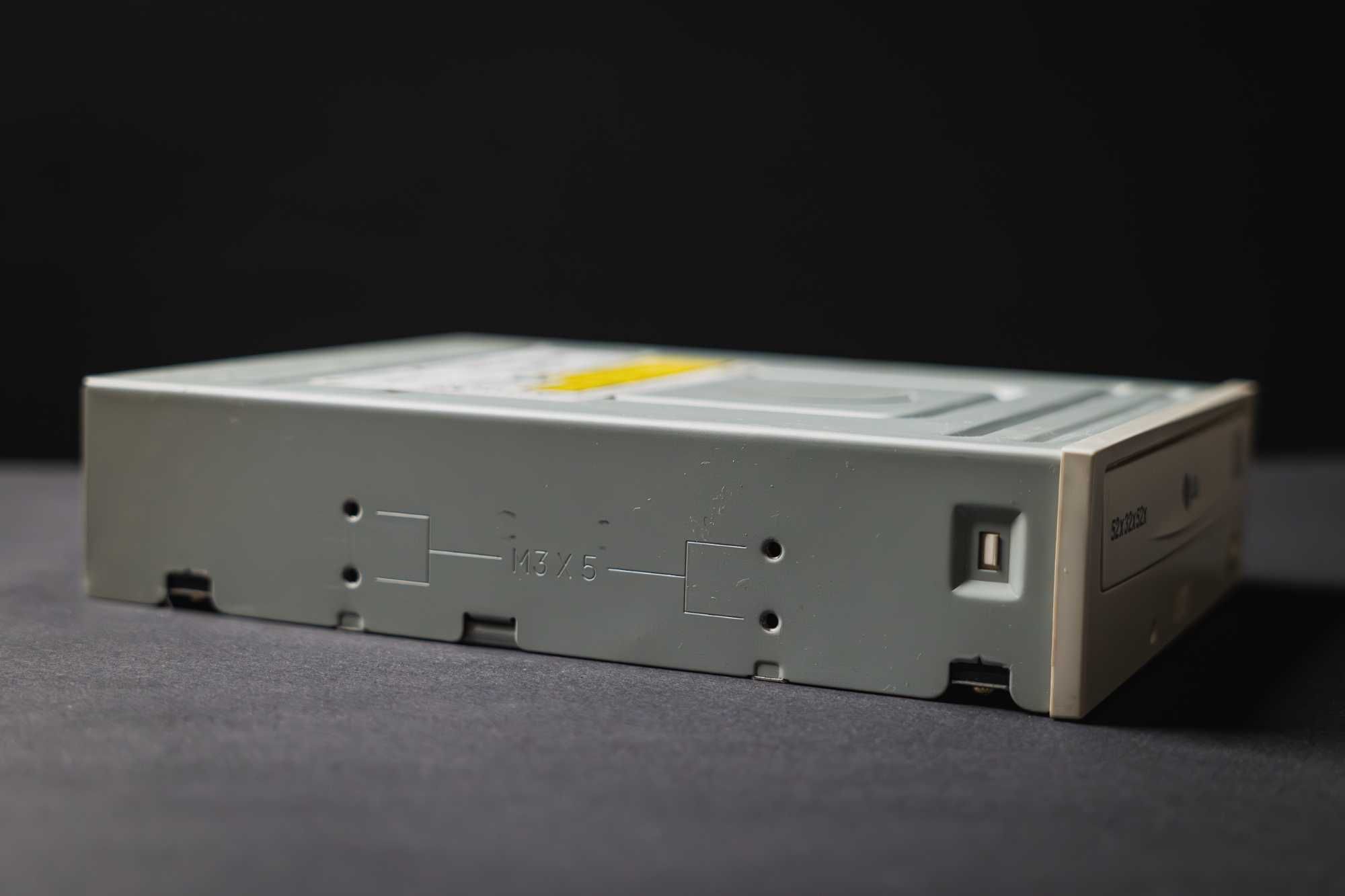 LG CD-R/RW Drive GCE-8526B