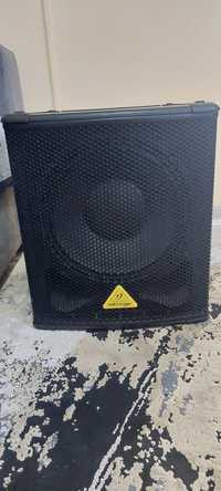 Vând subwoofer activ  behringer