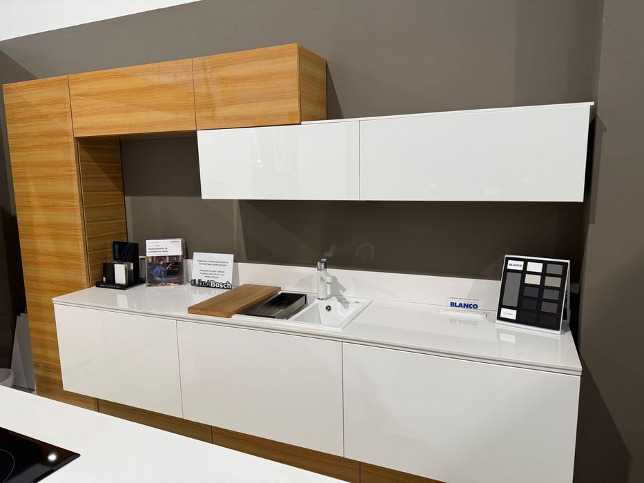 Bucatarie showroom Aster Cucine Contempora - pret  redus
